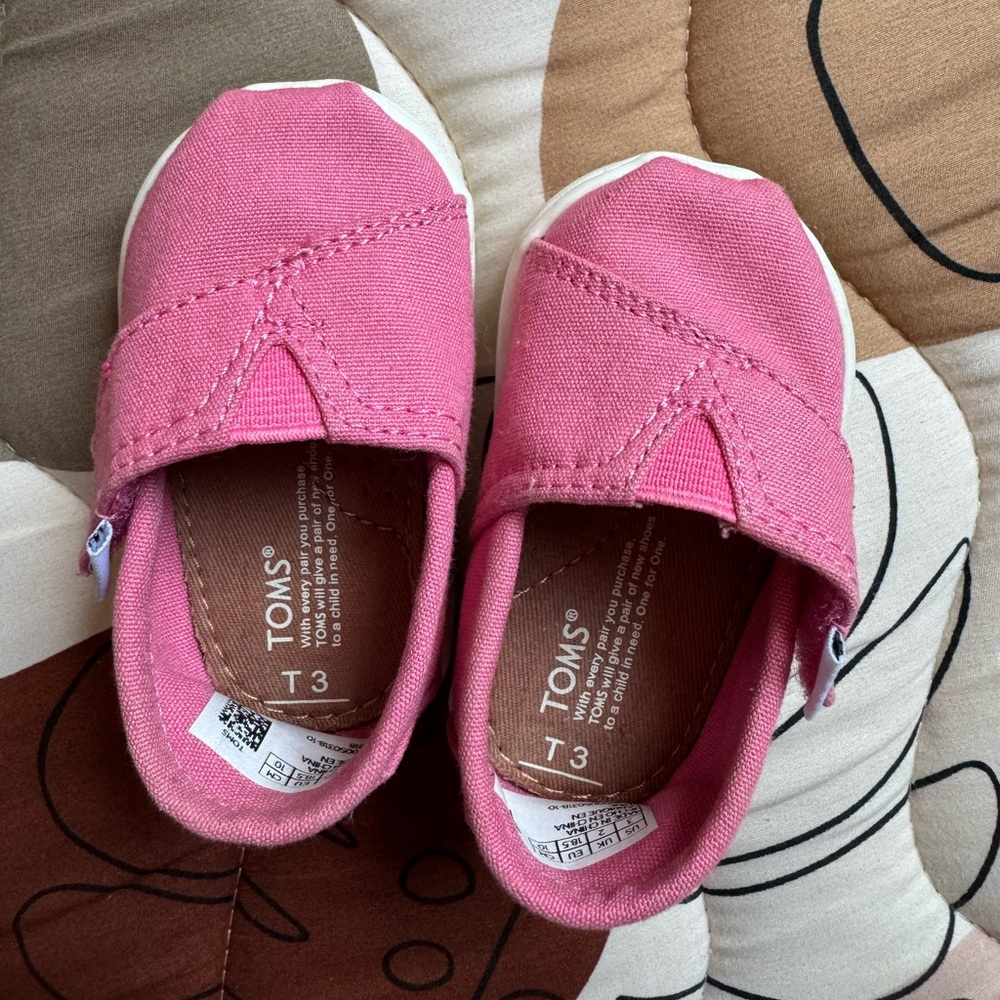 The cutest shoes! Just no longer fit my baby